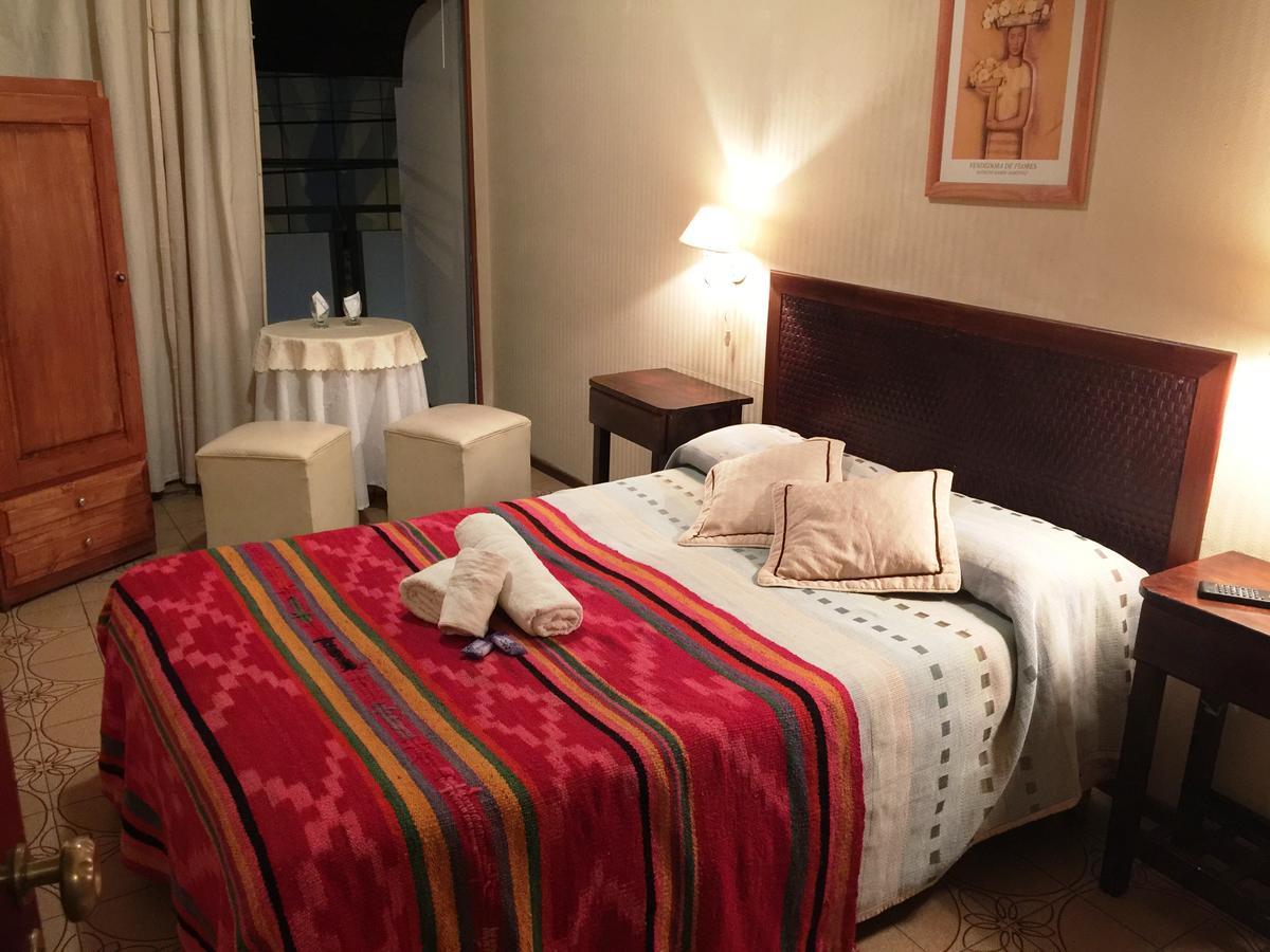 Hotel Neruda Мендоса Екстер'єр фото